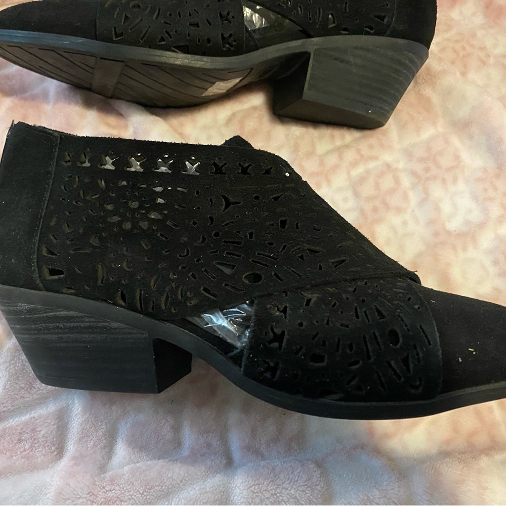 Carlos by Carlos Santana Miranda Black Suede Ankle Bootie Shootie size 8M